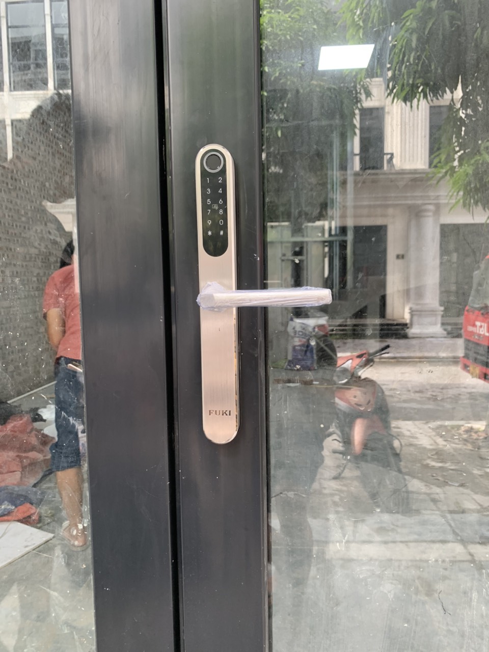 lỗi khi lắp khóa vân tay