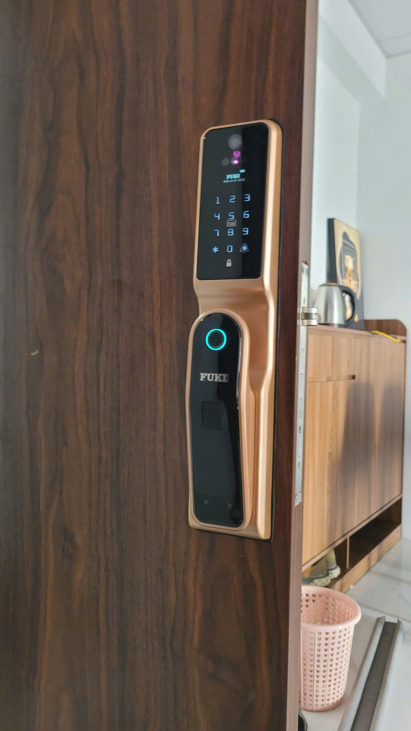 lắp khóa khách sạn