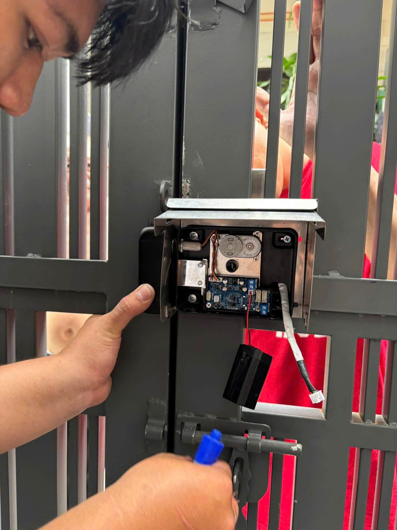 lắp khóa vân tay nha trang