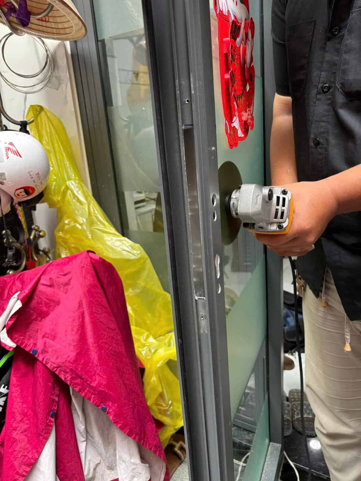 lắp khóa vân tay nha trang