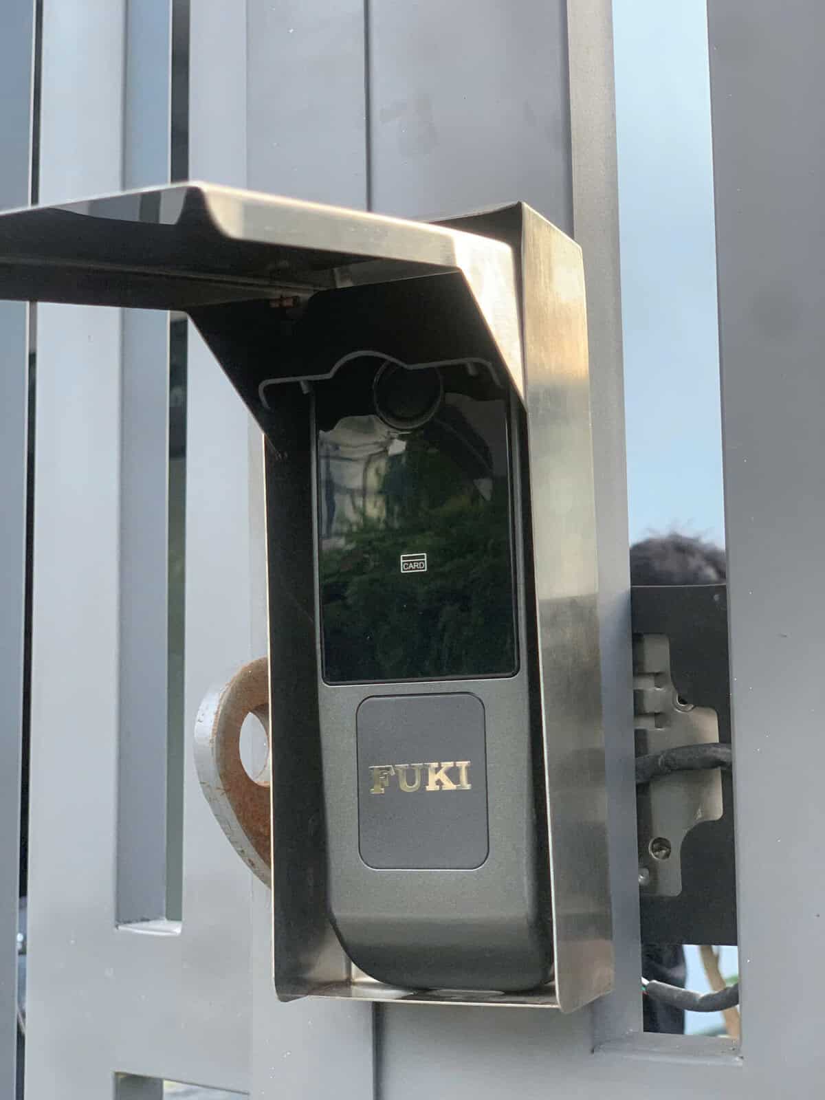 lắp khóa cửa cổng vân tay tại vĩnh thạnh